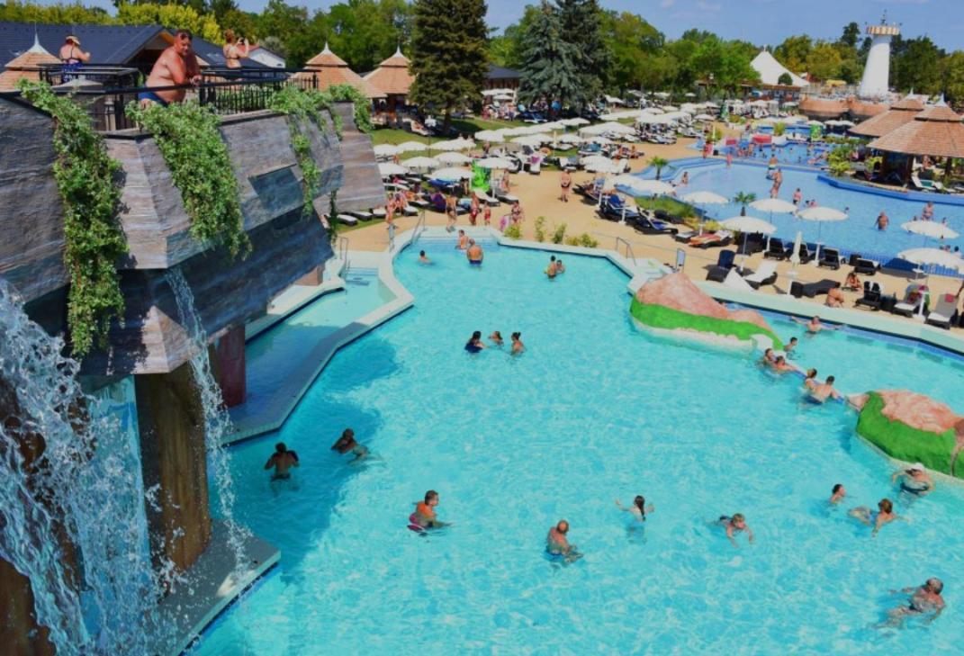 Beach Deluxe Apartman Hajduszoboszlo Exterior foto